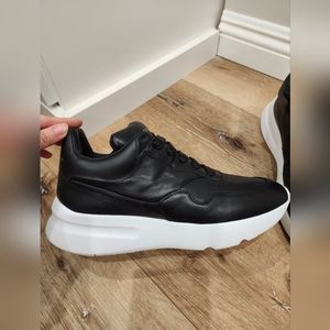 Alexander McQueen Black/White Leather Sneakers